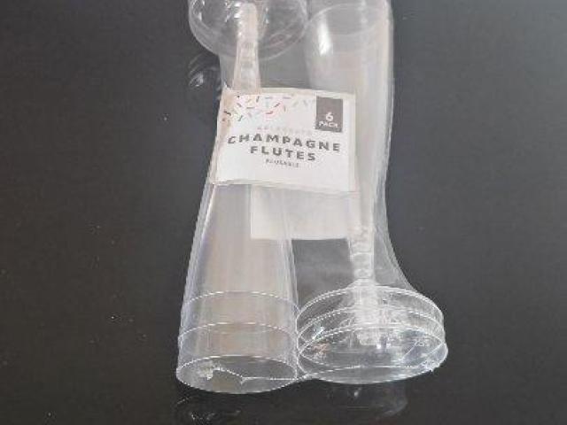 Zestaw 6 plastikowych kieliszków do szampana — reusable / wielorazowe